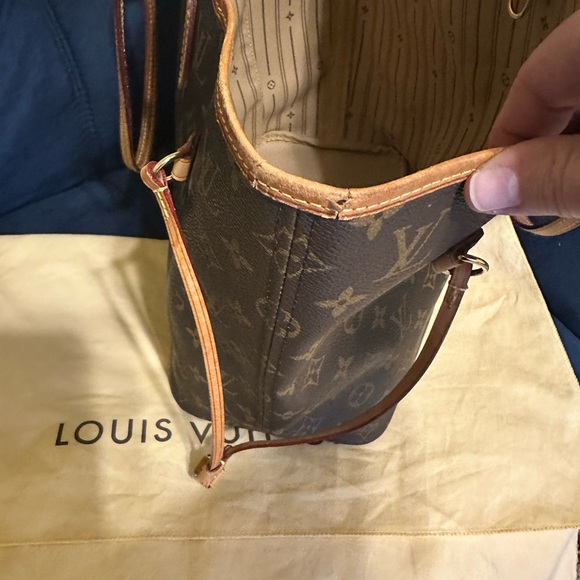 Louis Vuitton MM Monogram canvas tote - Picture 7 of 7